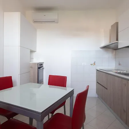 Roberto-4 Beds,ac Appartamento
