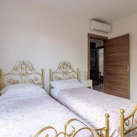 Appartamento Roberto-4 Beds,ac *