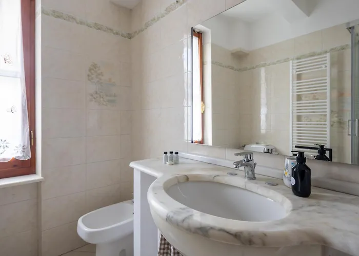 Roberto-4 Beds,ac Appartement *