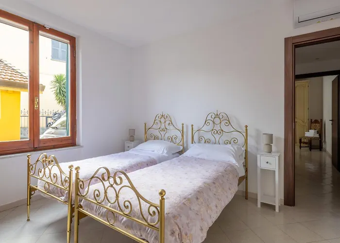 Roberto-4 Beds,ac Santo Stefano di Magra