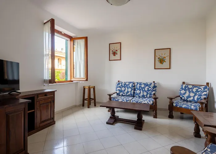Roberto-4 Beds,ac Apartment *